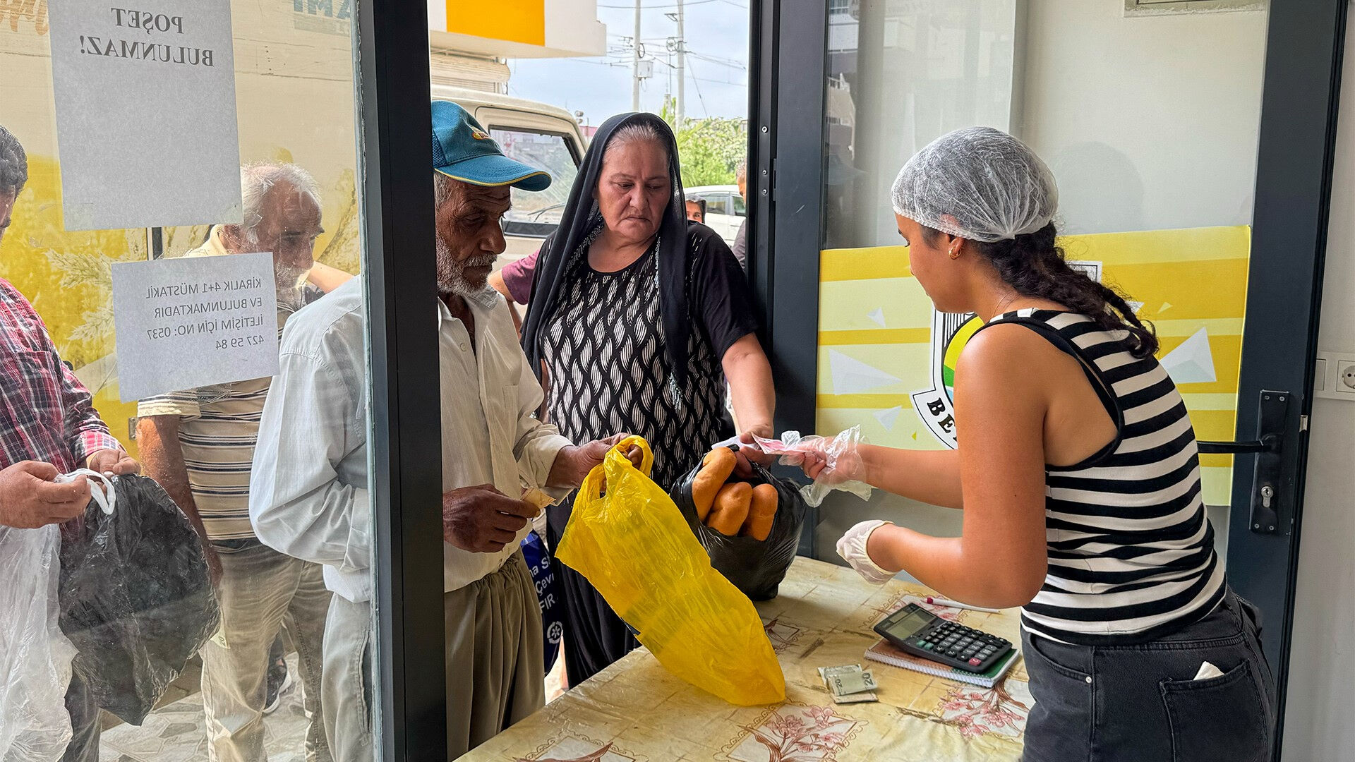 Somunu 7,5 TL'den satıyorlar! Kadın istihdamı arttı Somunu 7,5 TL'den satıyorlar! Kadın istihdamı arttı - 1. Resim