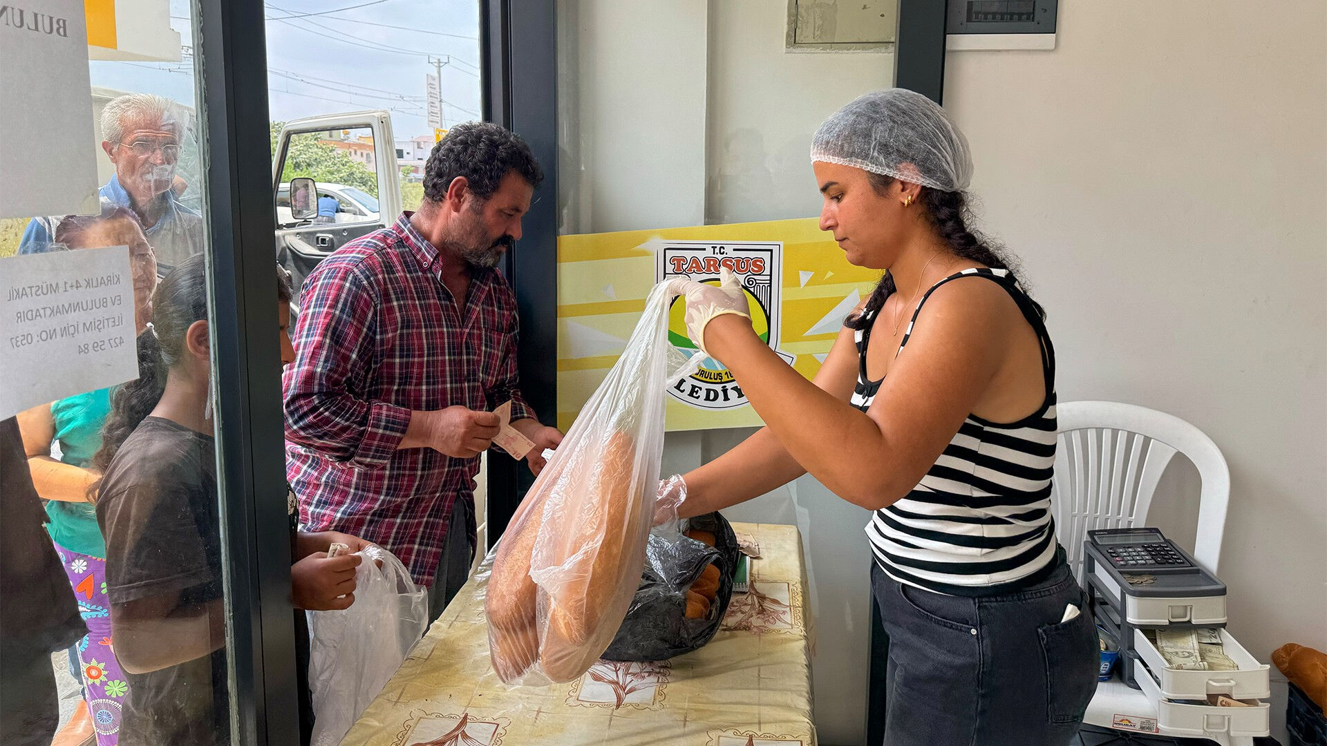 Somunu 7,5 TL'den satıyorlar! Kadın istihdamı arttı Somunu 7,5 TL'den satıyorlar! Kadın istihdamı arttı - 2. Resim