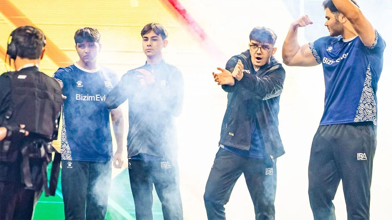 Tarihi başarı: İDA E-Sports, PUBG Mobile D&uuml;nya Kupası'nda b&uuml;y&uuml;k finale y&uuml;kseldi! - 2. Resim