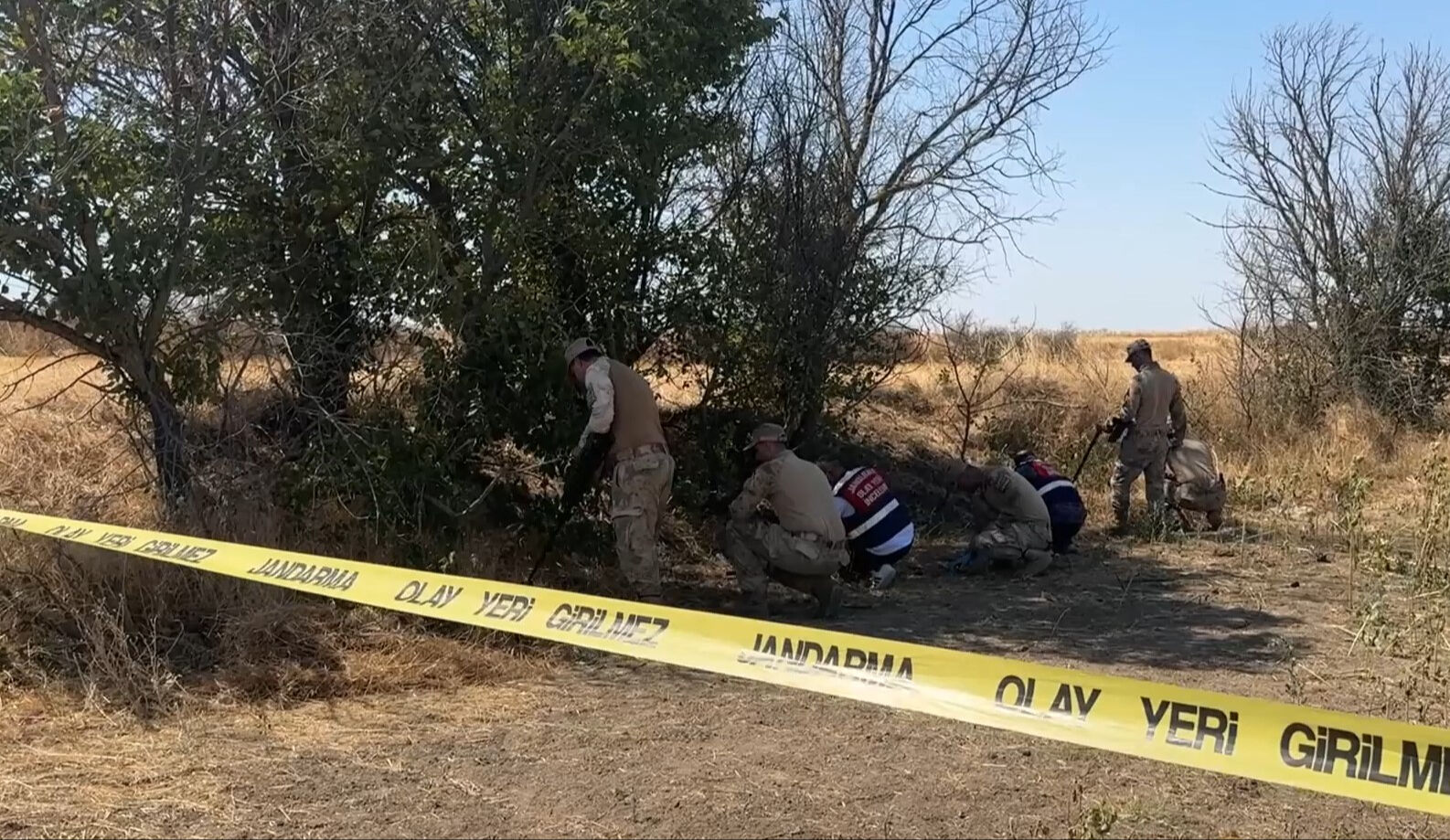 Tarlada cesedi bulunmuştu, altından "yasak aşk" çıktı! Detaylar kan dondurdu Tarlada cesedi bulunmuştu, altından "yasak aşk" çıktı! Detaylar kan dondurdu - 1. Resim