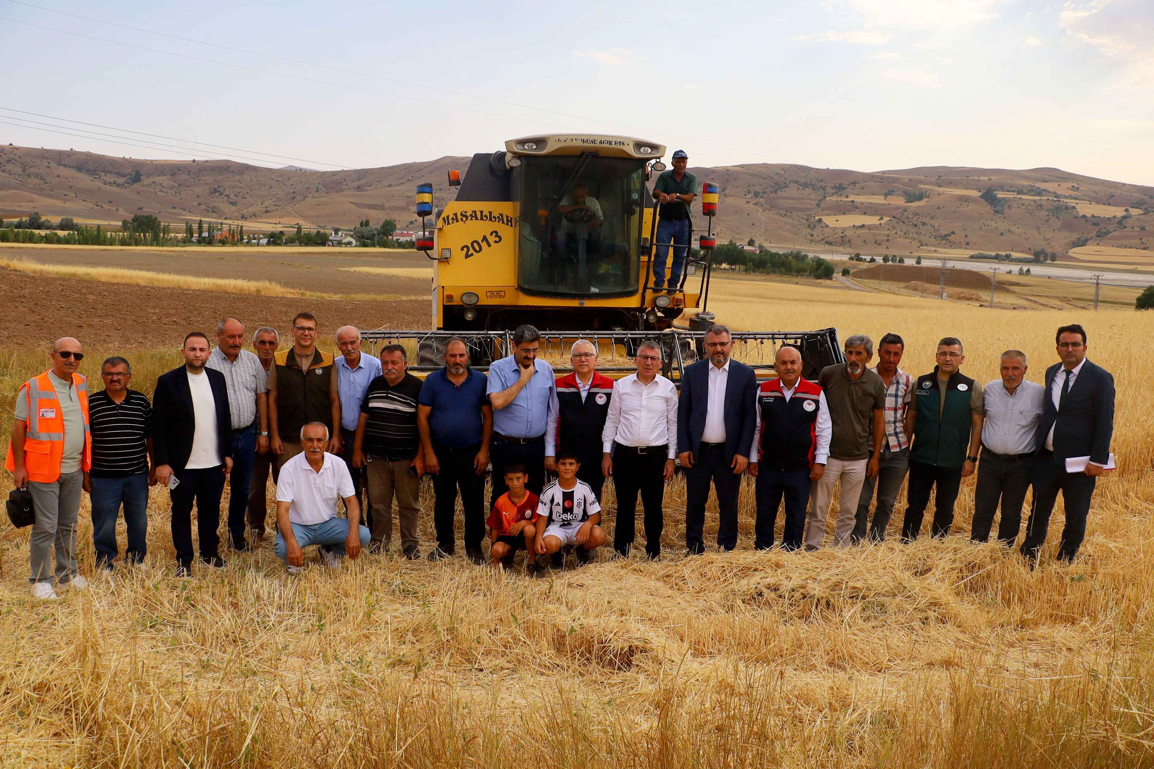 2,5 milyon dekar alana ekildi! Toplamda 1 milyon 200 bin ton ürün hasat edilecek 2,5 milyon dekar alana ekildi! Toplamda 1 milyon 200 bin ton ürün hasat edilecek - 1. Resim