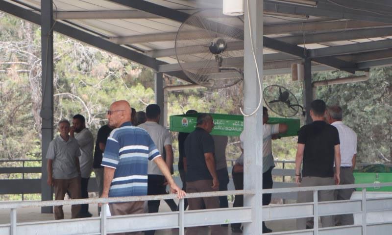 Adana’da aile faciası… Eşini ve kızını katletti! Cenazede dikkat çeken detay - 3. Resim