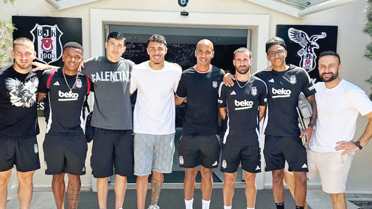 Beşiktaş'ta ayrılık rüzgarı Rusya'ya doğru esmeye başladı! Moskova yolcuları Beşiktaş'ta ayrılık rüzgarı Rusya'ya doğru esmeye başladı! Moskova yolcuları - 1. Resim