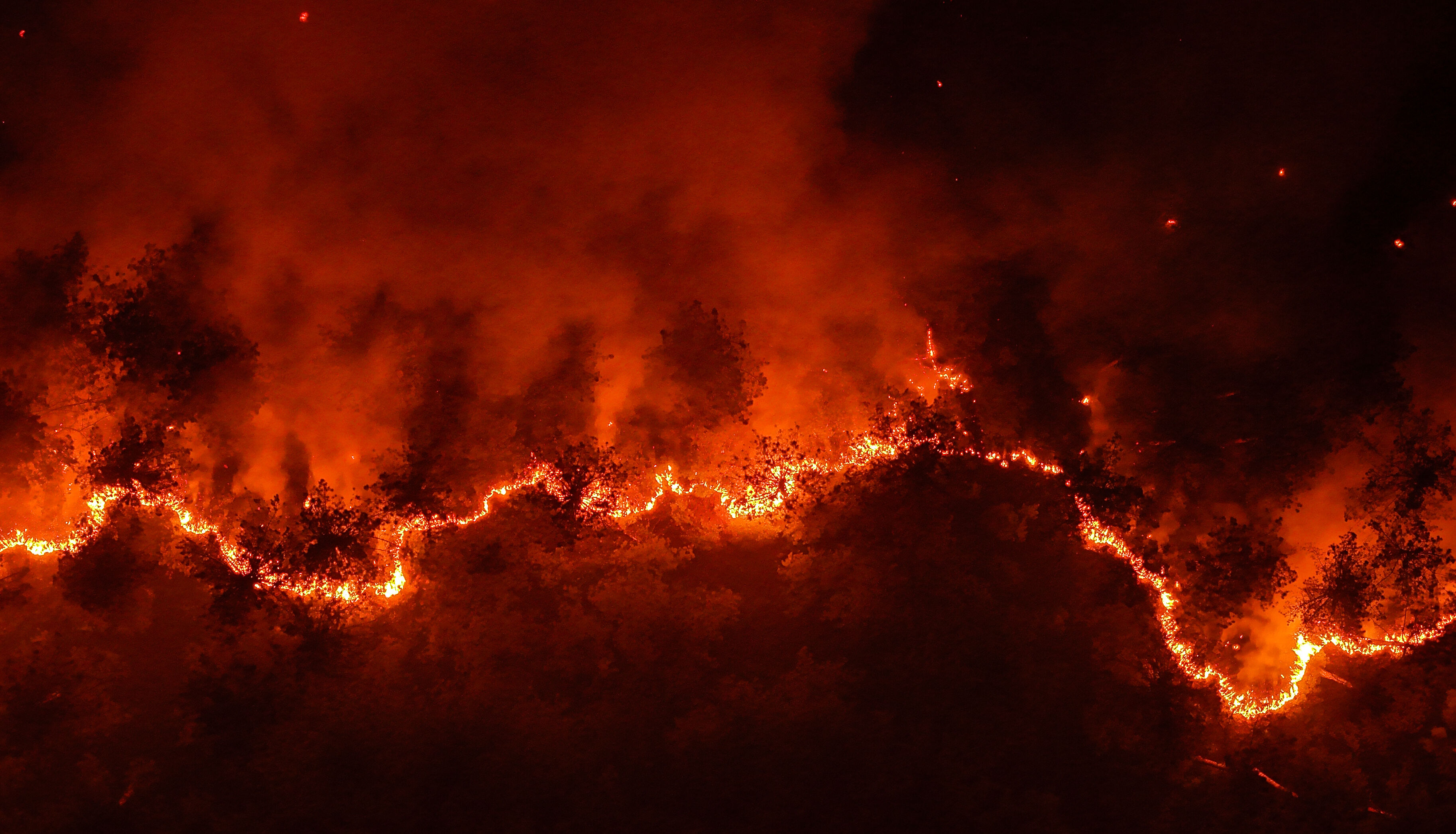 Ciğerlerimizi yakan yangında esrarengiz kişi! Apar topar peşine düştüler Ciğerlerimizi yakan yangında esrarengiz kişi! Apar topar peşine düştüler - 1. Resim