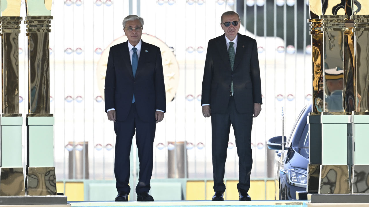 Cumhurbaşkanı Erdoğan, Kazakistan Cumhurbaşkanı Tokayev’i resmi törenle karşıladı Cumhurbaşkanı Erdoğan, Kazakistan Cumhurbaşkanı Tokayev’i resmi törenle karşıladı - 1. Resim