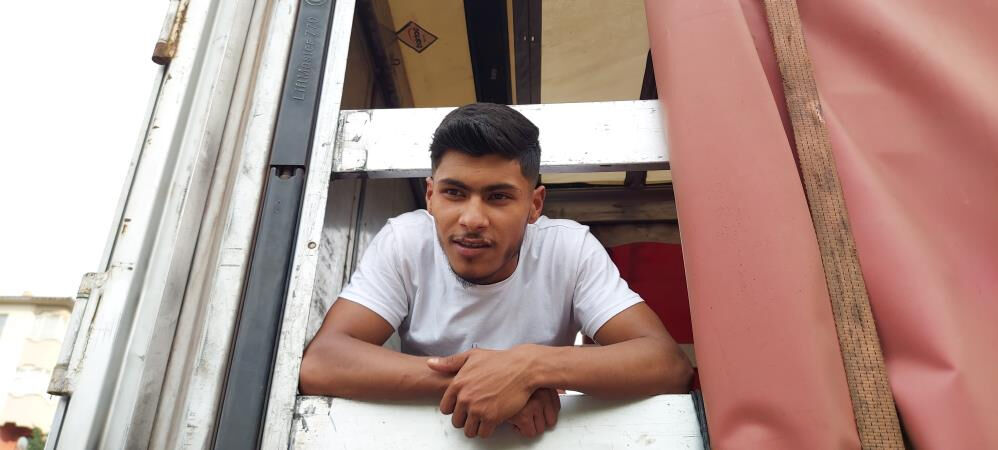 Erzurum'da tırın dorsesinden bambaşka bir insan hikayesi çıktı! Herkes düzensiz göçmen sandı, gerçek ise ortaya çıktı Erzurum'da tırın dorsesinden bambaşka bir insan hikayesi çıktı! Herkes düzensiz göçmen sandı, gerçek ise ortaya çıktı - 3. Resim