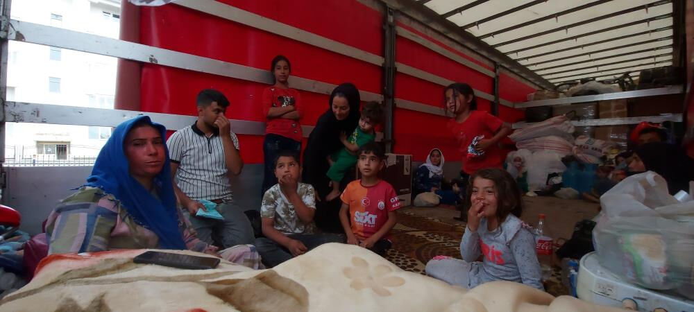 Erzurum'da tırın dorsesinden bambaşka bir insan hikayesi çıktı! Herkes düzensiz göçmen sandı, gerçek ise ortaya çıktı Erzurum'da tırın dorsesinden bambaşka bir insan hikayesi çıktı! Herkes düzensiz göçmen sandı, gerçek ise ortaya çıktı - 2. Resim