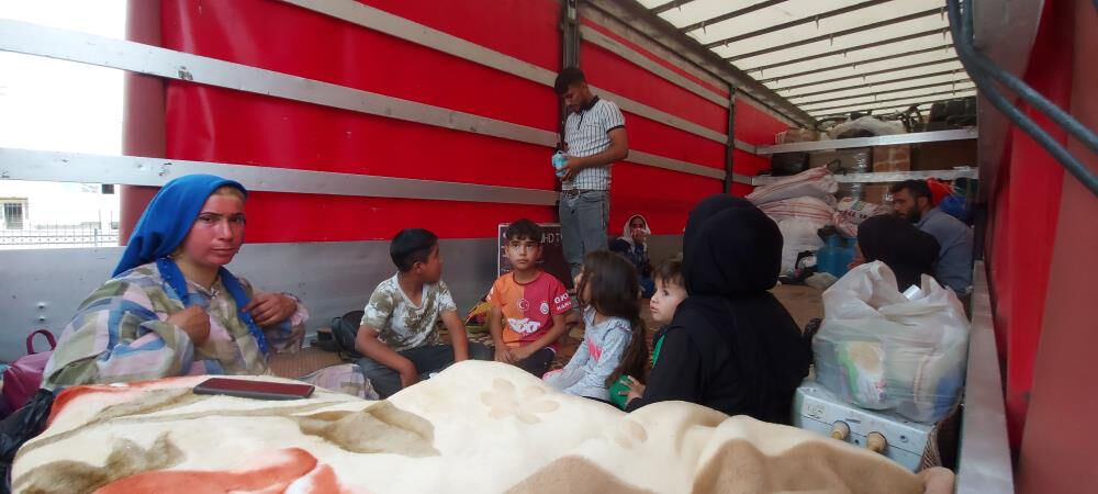 Erzurum'da tırın dorsesinden bambaşka bir insan hikayesi çıktı! Herkes düzensiz göçmen sandı, gerçek ise ortaya çıktı Erzurum'da tırın dorsesinden bambaşka bir insan hikayesi çıktı! Herkes düzensiz göçmen sandı, gerçek ise ortaya çıktı - 1. Resim