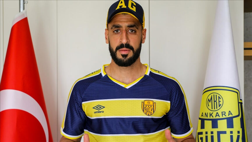 Galatasaray'da 2, Fenerbahçe'de 3 sezon oynadı, Milli Takım'a kadar yükseldi! Şimdi kulüpsüz kaldı Galatasaray'da 2, Fenerbahçe'de 3 sezon oynadı, Milli Takım'a kadar yükseldi! Şimdi kulüpsüz kaldı - 4. Resim