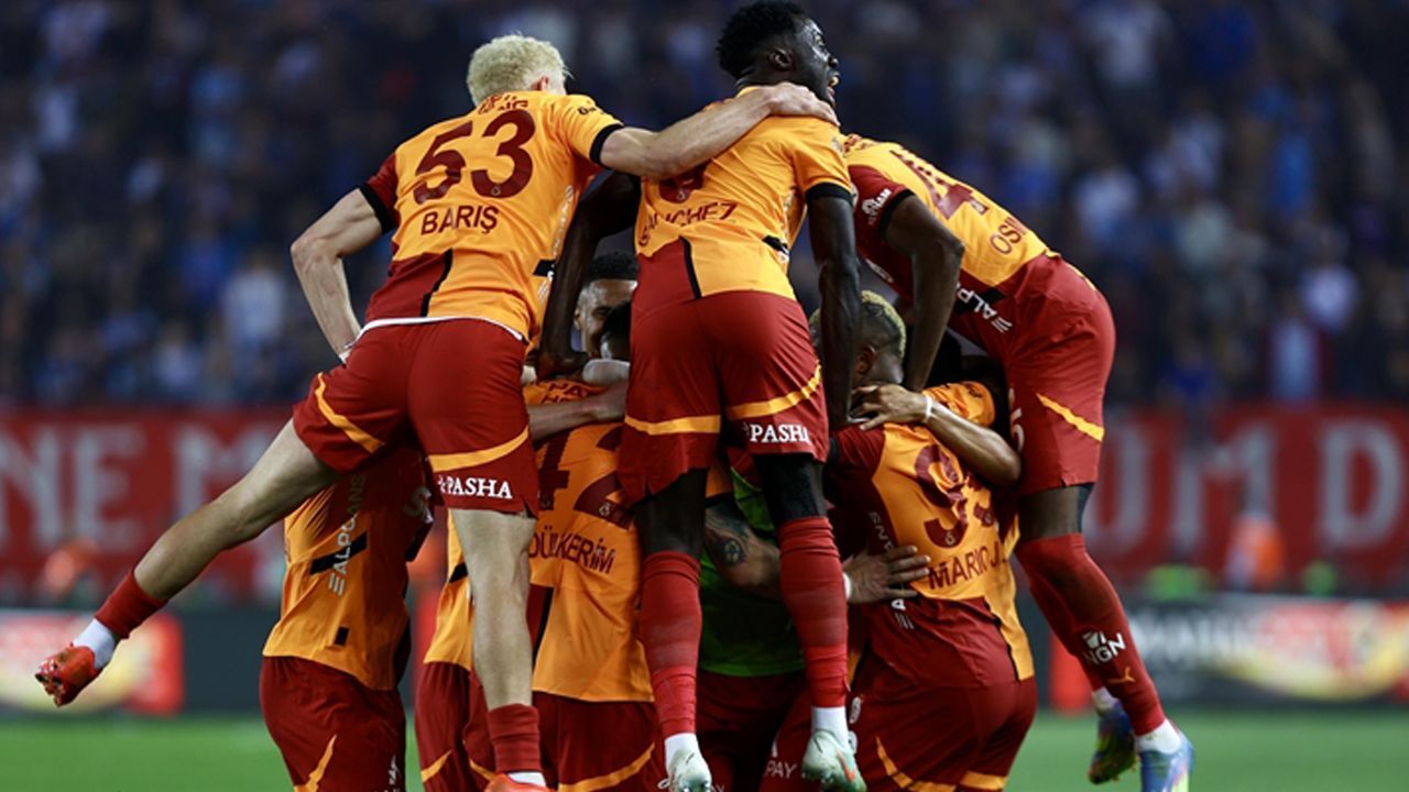 Galatasaray&#039;da resmi imzalar atıldı! Sözleşme TFF&#039;ye bildirildi