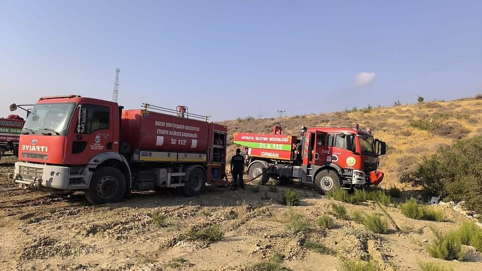 Hatay'da ormanlık alanda yangın! Ekipler hemen müdahale etti - 1. Resim