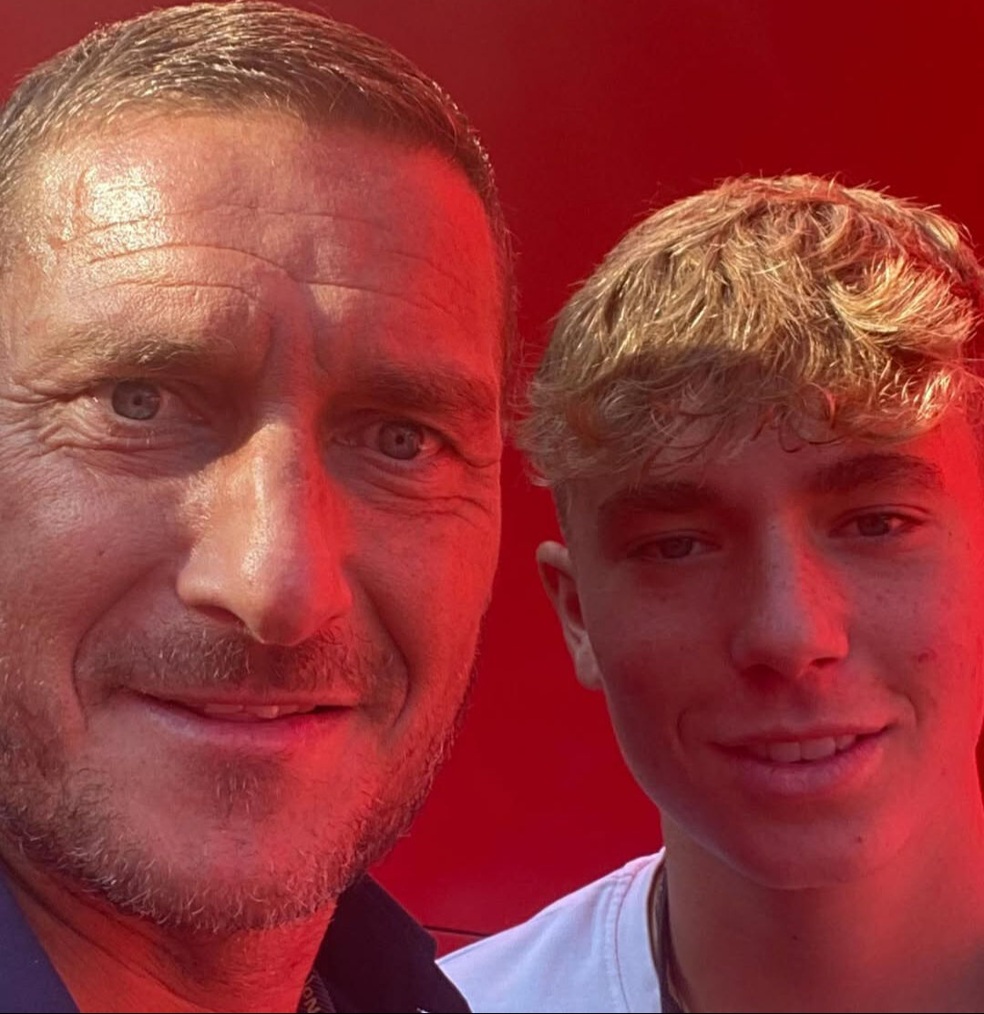 Herkes babası gibi olmasını bekliyordu! Efsanenin oğlu, 19'unda pes etti: Yeni işi belli oldu - 2. Resim