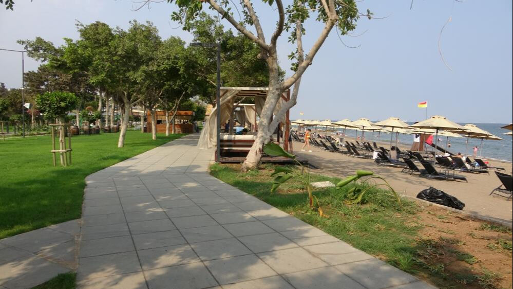 Mersin'de vatandaşı isyan ettiren olay: Halkın plajı halka yasaklandı! Mersin'de vatandaşı isyan ettiren olay: Halkın plajı halka yasaklandı! - 2. Resim