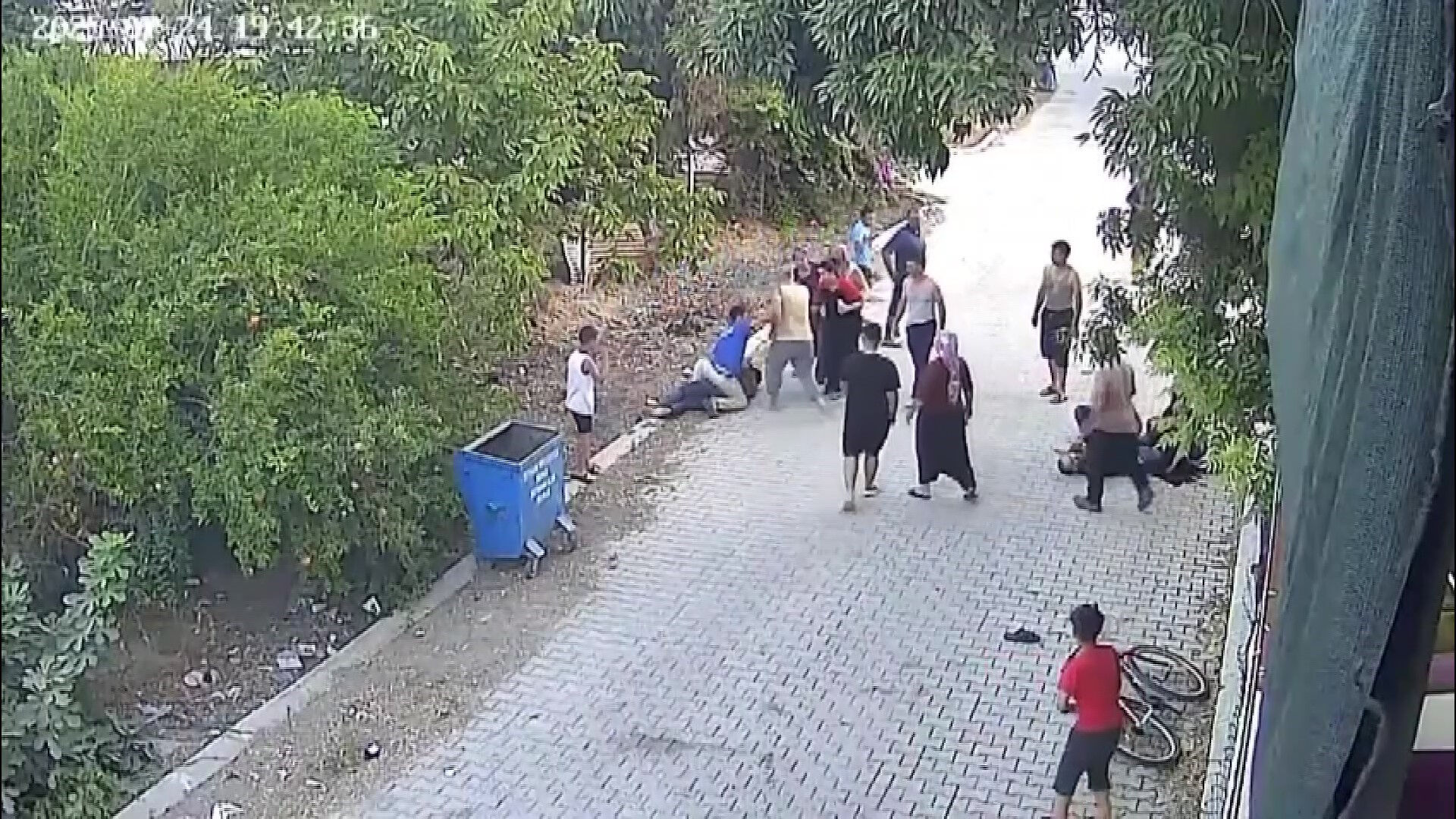 Miras kavgası katliama döndü! Baba, bir evladını öldürdü diğerini yaraladı... Tehdit mesajları çıktı Miras kavgası katliama döndü! Baba, bir evladını öldürdü diğerini yaraladı... Tehdit mesajları çıktı - 1. Resim