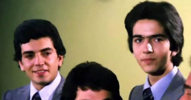 'Neşeli Günler'in Mehmet’i şimdi ne yapıyor? Görenler gözlerine inanamadı: Değişimiyle  'Neşeli Günler'in Mehmet’i şimdi ne yapıyor? Görenler gözlerine inanamadı: Değişimiyle