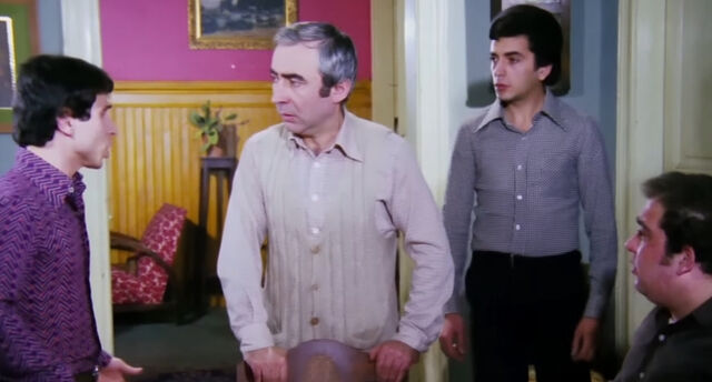 'Neşeli Günler'in Mehmet’i şimdi ne yapıyor? Görenler gözlerine inanamadı: Değişimiyle  'Neşeli Günler'in Mehmet’i şimdi ne yapıyor? Görenler gözlerine inanamadı: Değişimiyle