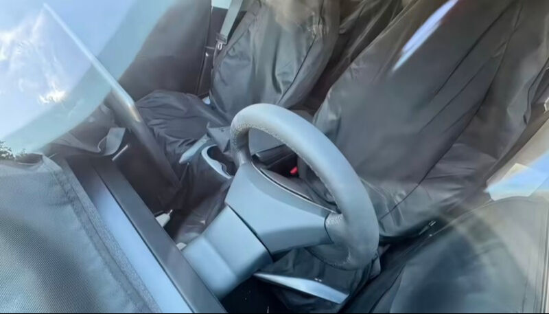 Tesla'dan ucuz fiyatlı Model Y hamlesi: Casus kameralara yakalandı Tesla'dan ucuz fiyatlı Model Y hamlesi: Casus kameralara yakalandı - 1. Resim