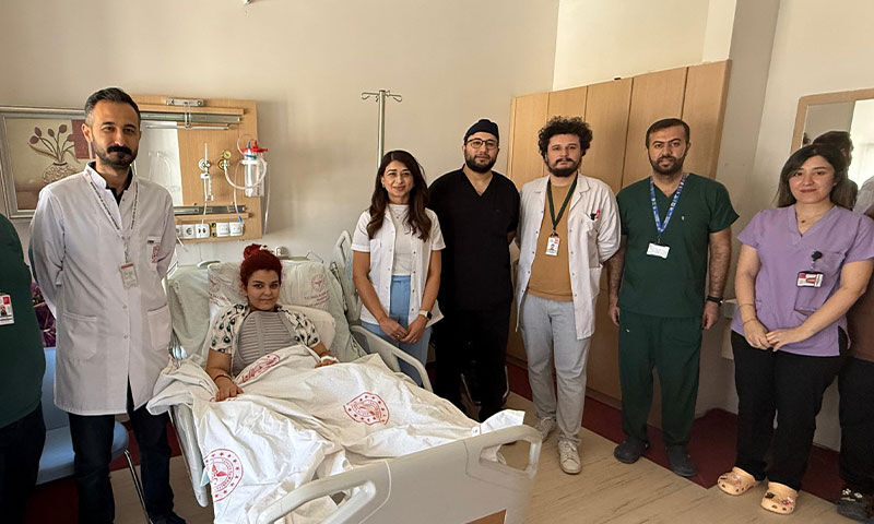 5. kattan düştü, hayata tutundu! Melissa’nın hayatta kalma mücadelesi… - 1. Resim