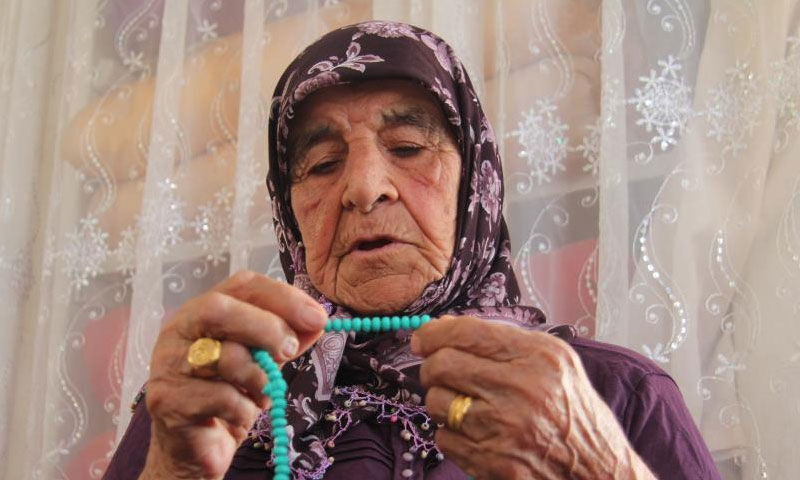 8 çocuk annesi, 150 torunu var! 101 yaşındaki Ayşe nine hastalık nedir bilmiyor, sırrı… - 1. Resim