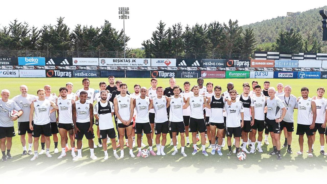 Beşiktaşlı futbolcular sosyal medyadaki tepki dolu mesajlara isyan etti! Zorbalığa geçit yok Beşiktaşlı futbolcular sosyal medyadaki tepki dolu mesajlara isyan etti! Zorbalığa geçit yok