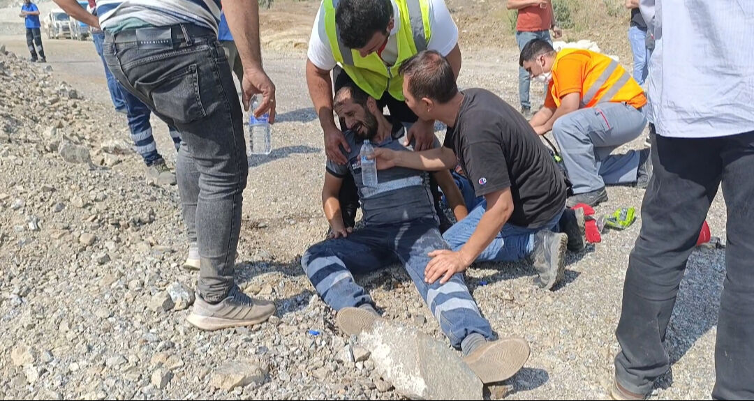 Bursa'daki yangında kahreden görüntü! Müdahale ederken bayıldı, ayıldığında yaptığı ise yürek burktu - 2. Resim