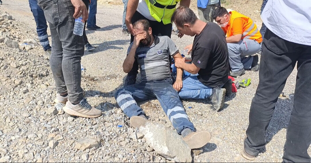 Bursa'daki yangında kahreden görüntü! Müdahale ederken bayıldı, ayıldığında yaptığı ise yürek burktu - 1. Resim