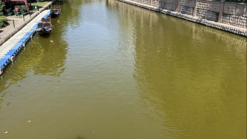 Eskişehir'in ortasından geçen Porsuk Çayı’nın rengi değişti Eskişehir'in ortasından geçen Porsuk Çayı’nın rengi değişti - 2. Resim