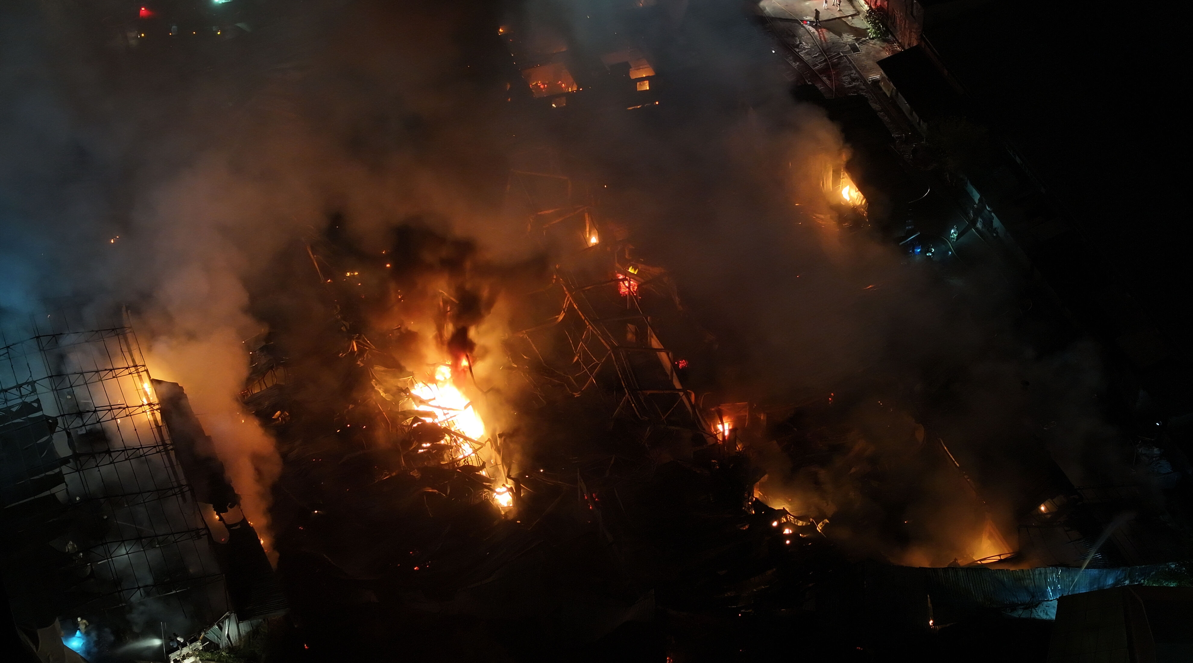 İstanbul Çekmeköy yangın son dakika: Yangın neden çıktı, söndürüldü mü? - 2. Resim