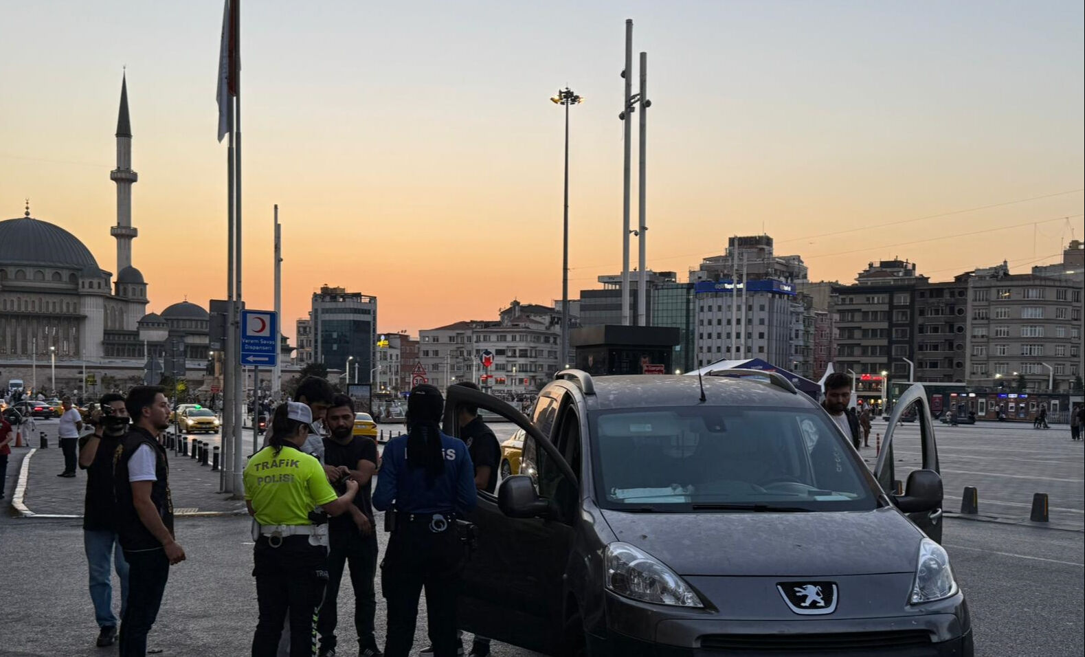 İstanbul'da huzur uygulaması! 773 kişi yakalandı - 1. Resim