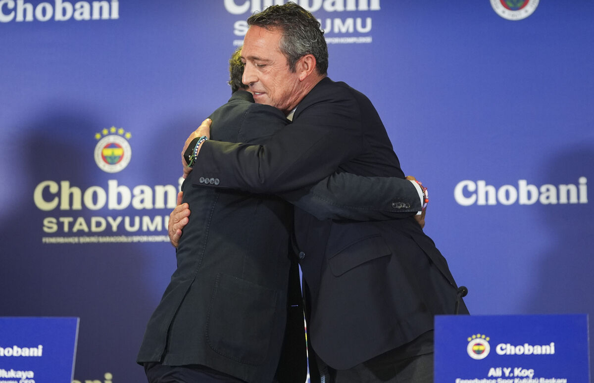 Kadıköy'de imzalar atıldı, Ali Koç  Kadıköy'de imzalar atıldı, Ali Koç