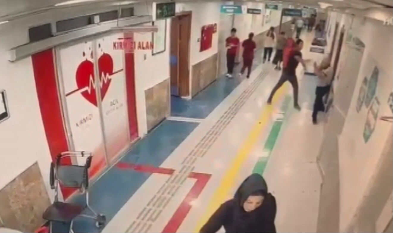 Şanlıurfa'da devlet hastanesinde korkunç saldırı! Kesici aletle dehşet saçtı - 1. Resim