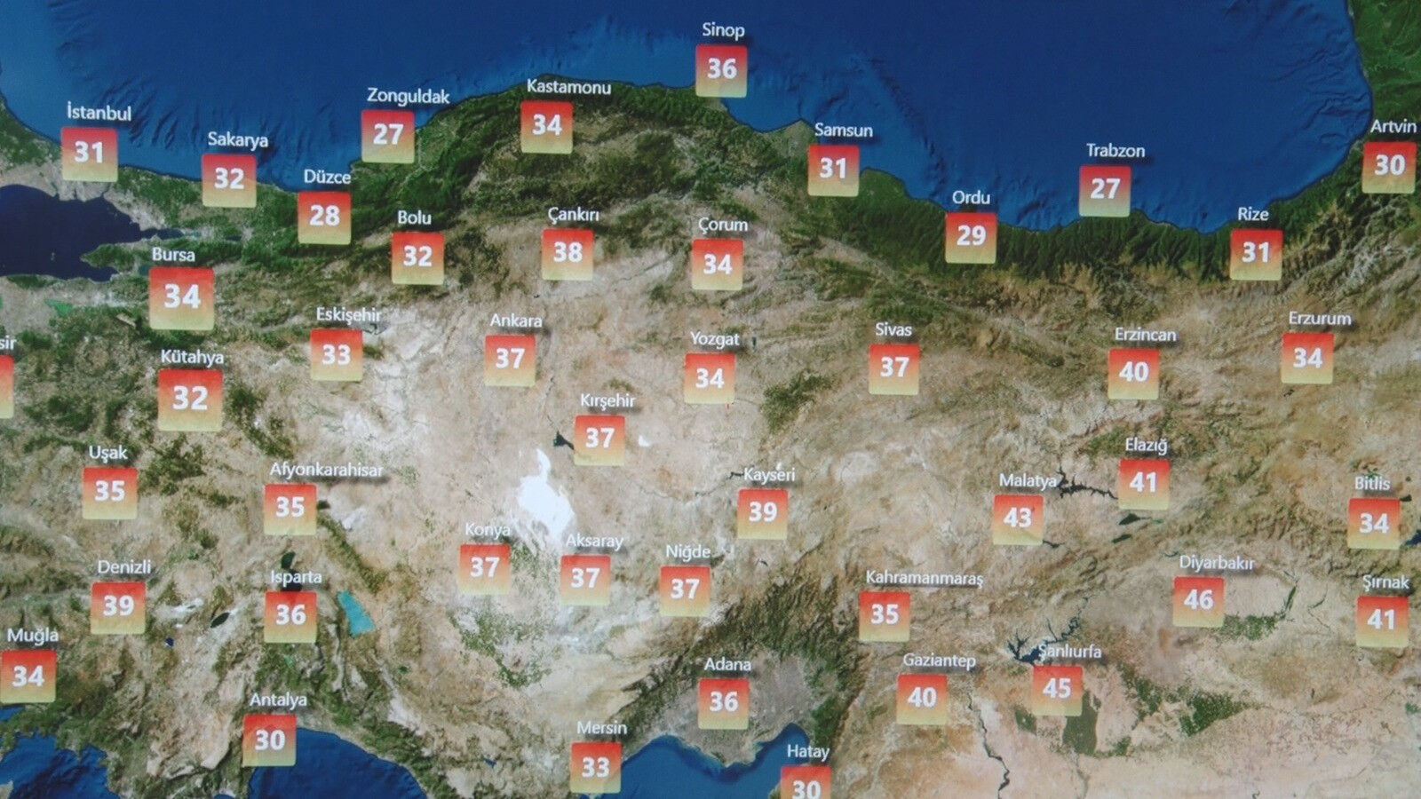 Sıcaktan kavruluyorduk, şimdi sırılsıklam ıslanacağız! Tahminler değişti, Meteoroloji uzmanı İstanbul, Ankara ve İzmir için tarih verdi - 1. Resim