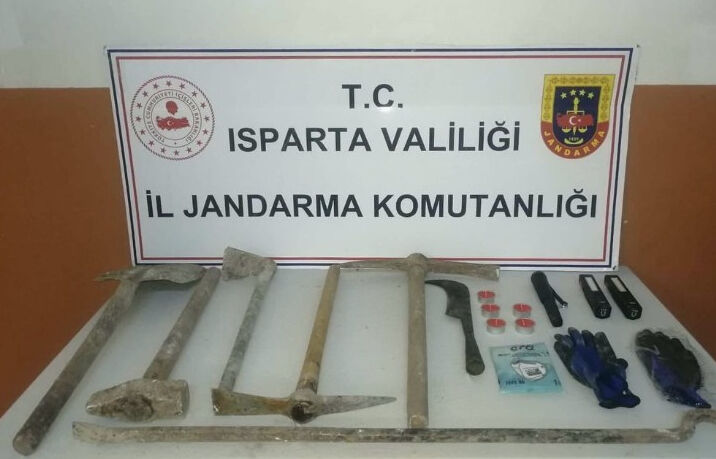 14 metre derinlikte tünel kazdılar! Suçüstü yakalandılar 14 metre derinlikte tünel kazdılar! Suçüstü yakalandılar - 1. Resim