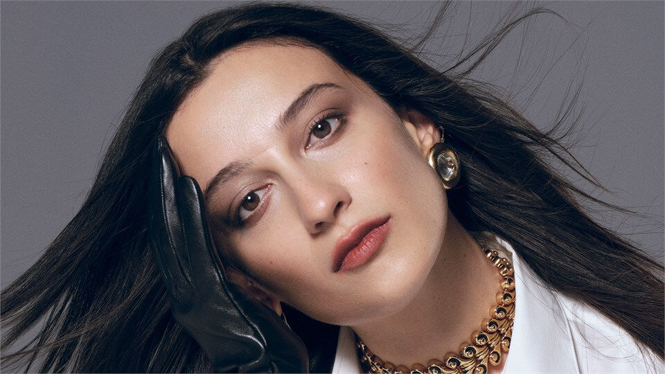 Durgun hali göze çarpmıştı! Melike Şahin üzen haberi sahnede duyurdu - 4. Resim