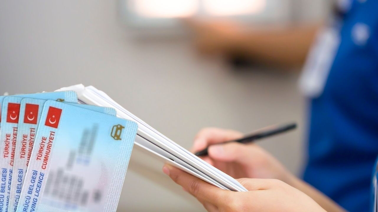 Ehliyet yenileme süresi uzatıldı mı, son başvuru tarihi ne zaman? Ehliyet yenileme süresi uzatıldı mı, son başvuru tarihi ne zaman? - 3. Resim