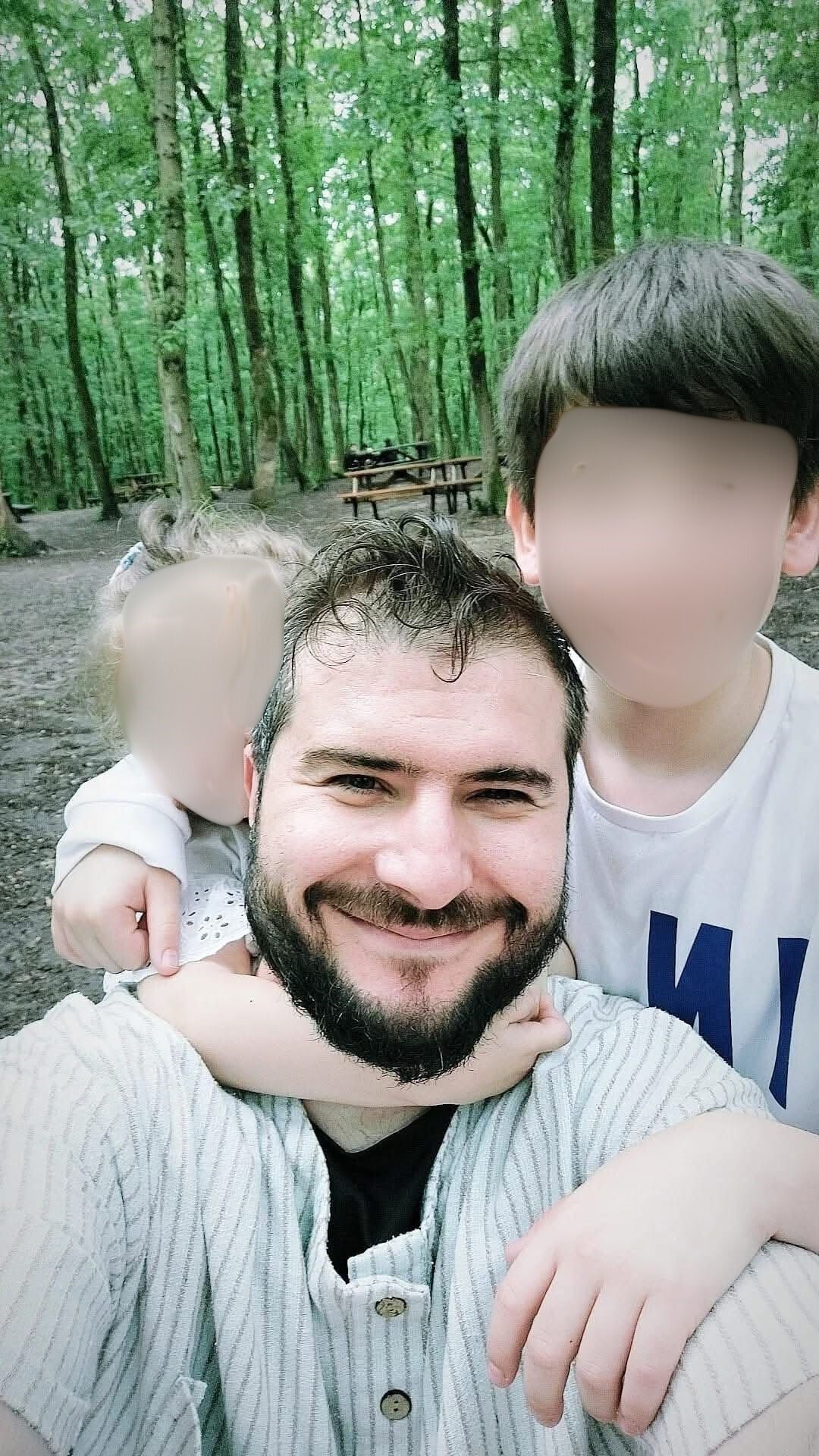 Eşinin gözleri önünce bıçaklanarak öldürüldü! Olaya şahit olan vatandaştan ambulansa sert tepki - 1. Resim