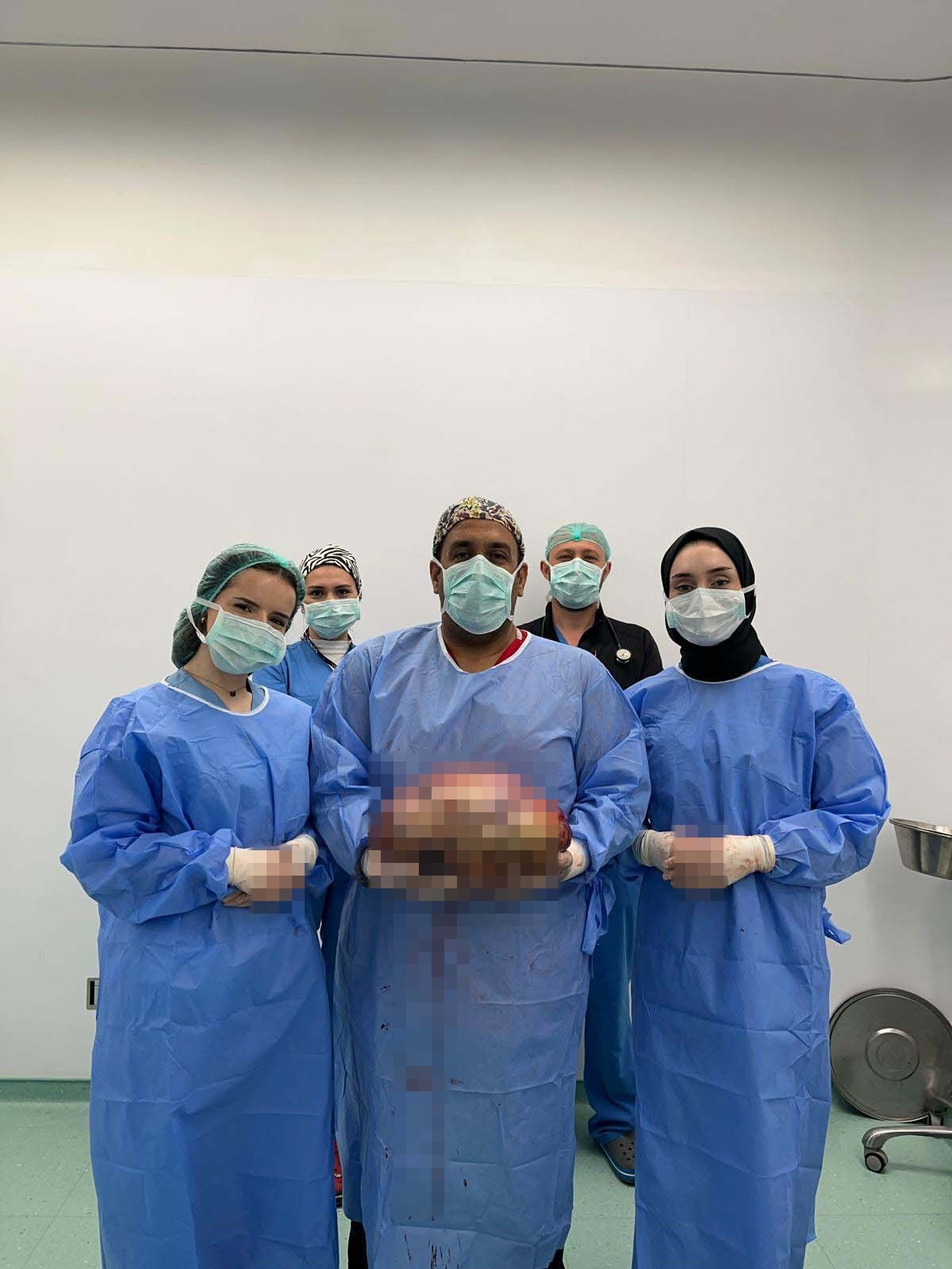 Hamile sanıldı, gerçek ortaya çıkınca herkes şok oldu: Bakın karnından ne çıktı... Hamile sanıldı, gerçek ortaya çıkınca herkes şok oldu: Bakın karnından ne çıktı... - 1. Resim