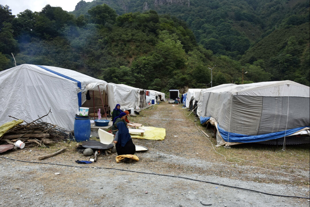 Hepsi gelmeye başladı! 12 senedir bu işi yapıyorlar... 18 gün için memleketlerini terk ettiler Hepsi gelmeye başladı! 12 senedir bu işi yapıyorlar... 18 gün için memleketlerini terk ettiler - 1. Resim