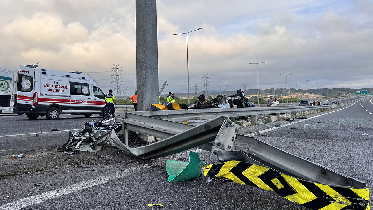 Kuzey Marmara Otoyolu'nda acı kaza... 3 çocuk annesiz kaldı: Detaylar kahretti - 1. Resim