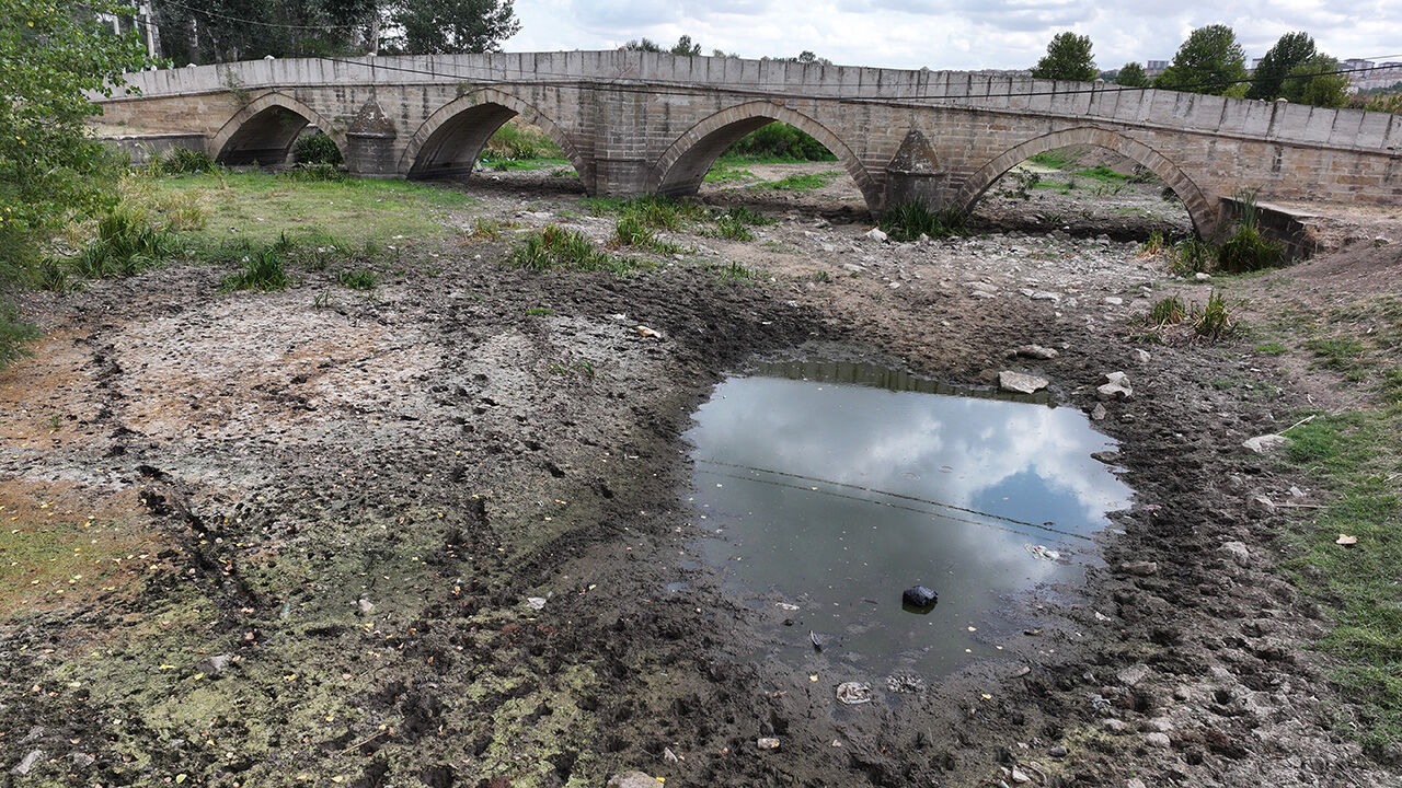 O eski halinden eser yok şimdi! Edirne'deki Tunca Nehri'nden yürek burkan manzaralar O eski halinden eser yok şimdi! Edirne'deki Tunca Nehri'nden yürek burkan manzaralar - 1. Resim