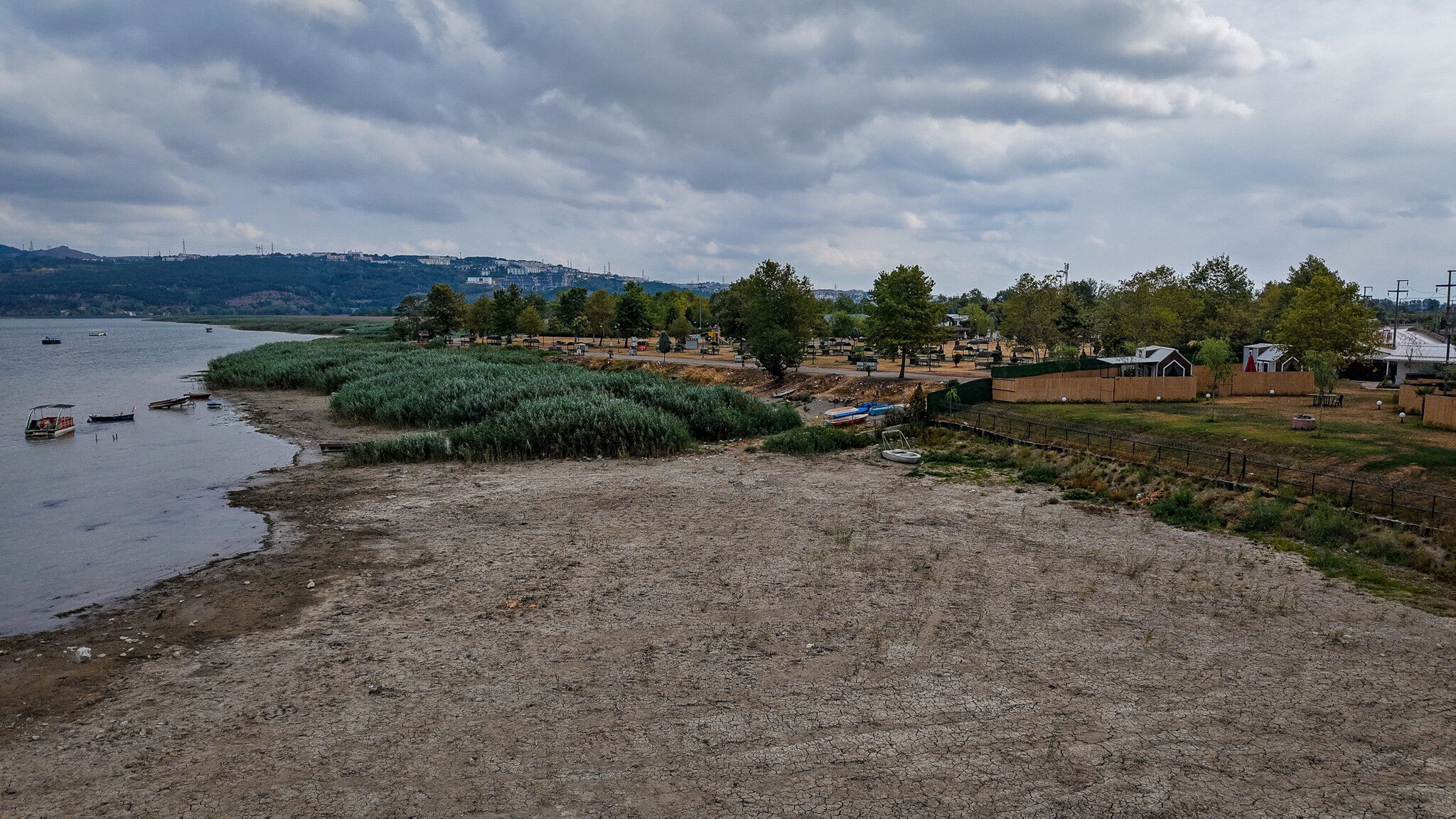 Sapanca Gölü'nde sınır aşıldı, tarihi karar geldi! Bir kentin susuz kalmaması için... Sapanca Gölü'nde sınır aşıldı, tarihi karar geldi! Bir kentin susuz kalmaması için... - 1. Resim