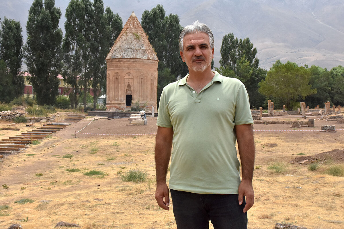 Selçuklu tarihi burada aydınlanıyor! Van'daki 6 mezar 750 yıl sonra gün yüzüne çıkarıldı - 2. Resim