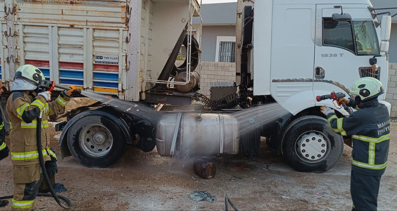 Tırın yakıt deposu patladı, küçük çocuk hayatını kaybetti - 1. Resim