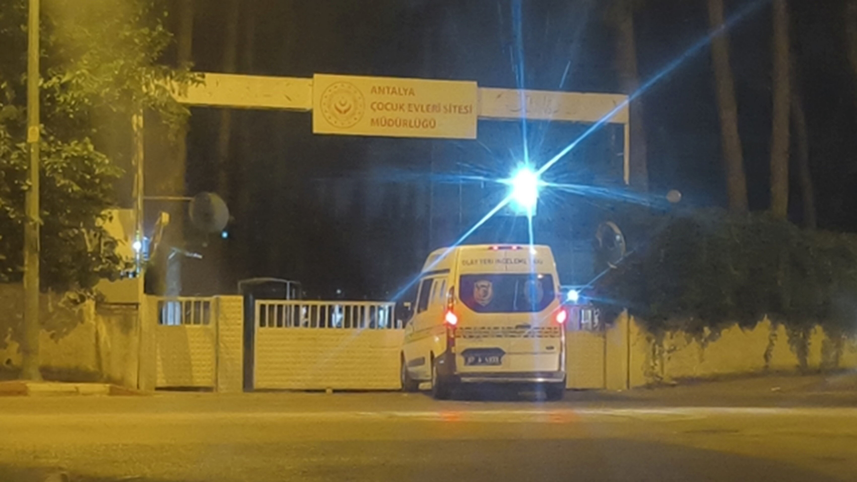 Antalya'da yürekleri sızlatan olay... Birkaç günlük bebek sokağa terk edildi! 5 aylık mücadelede acı son - 1. Resim