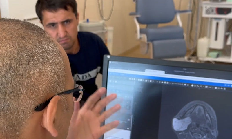 Boyundaki şişlik şikayetiyle başvurdu!  15 yıl sonra nedeni ortaya çıktı, kendisi de şaşırdı - 1. Resim