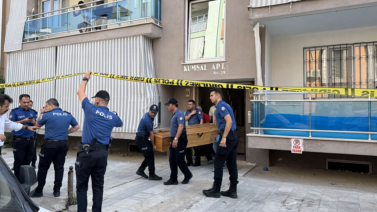 Denizli'de korkunç olay! Polis memuru ailesini öldürüp intihar etti Denizli'de korkunç olay! Polis memuru ailesini öldürüp intihar etti - 2. Resim