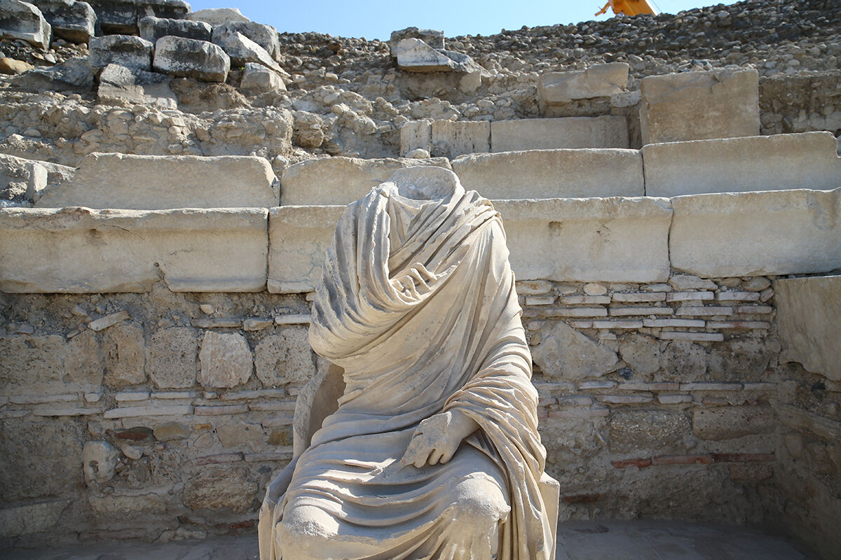 Gezilerin yönünü değiştirecek... Şehrin kalbi keşfedildi! Laodikya'da 2050 yıllık meclis binası meydana çıktı - 2. Resim