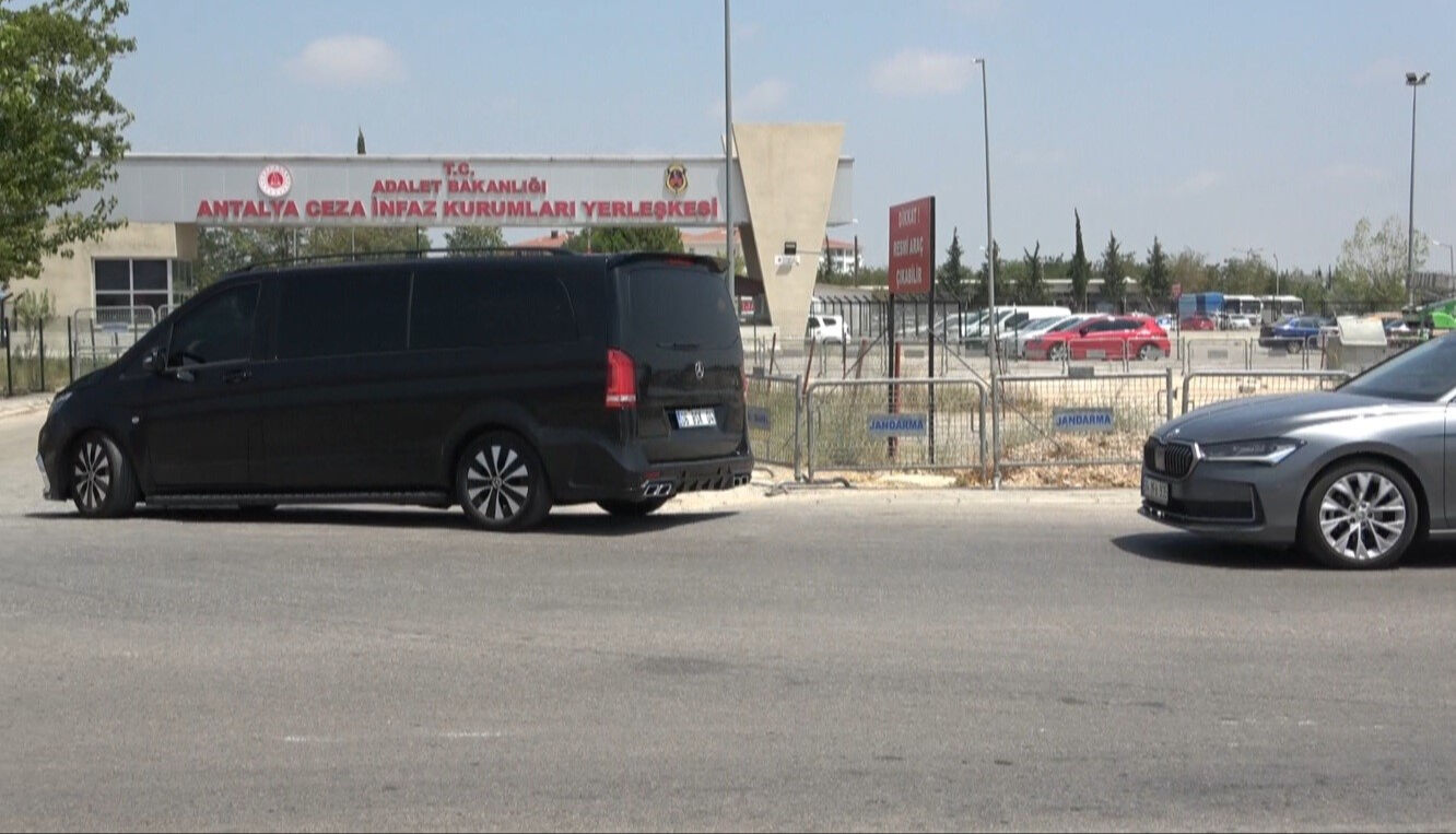 Kılıçdaroğlu'ndan sürpriz ziyaret! Tutuklu CHP'li başkanla görüştü - 1. Resim