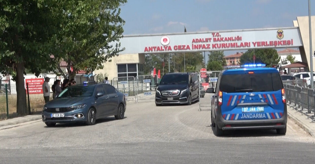 Kılıçdaroğlu'ndan sürpriz ziyaret! Tutuklu CHP'li başkanla görüştü - 1. Resim
