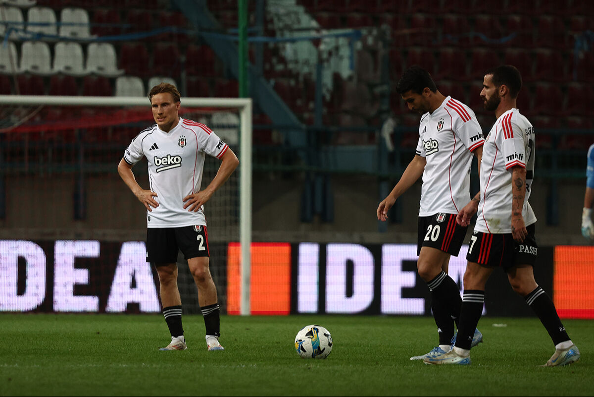 Nihat Kahveci canlı yayında futbolculara ateş püskürdü: Beşiktaş çöküyor, çöküyor! - 1. Resim